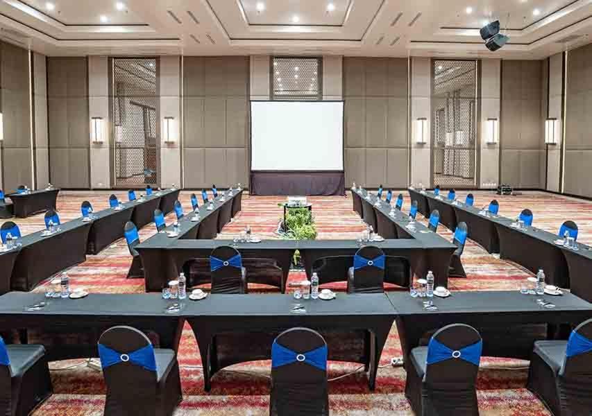 Gumaya Tower Hotel Семаранг Екстериор снимка