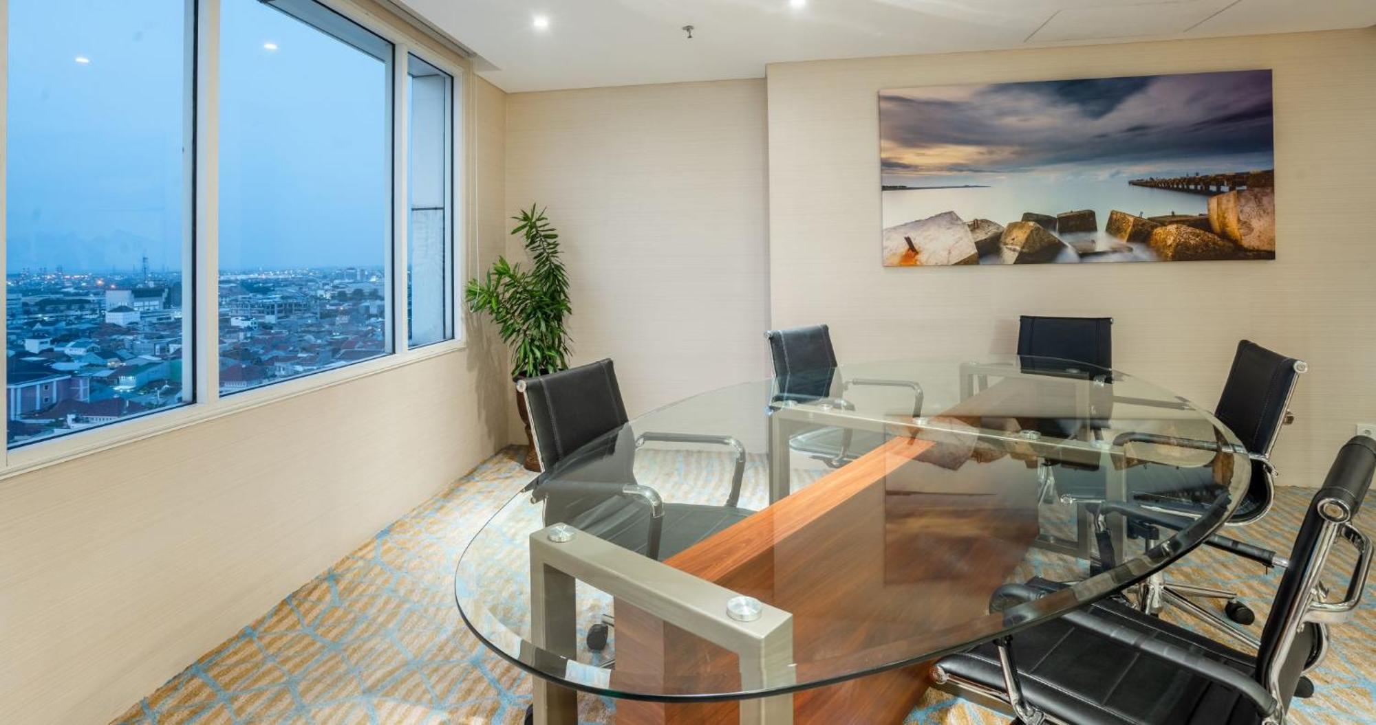 Gumaya Tower Hotel Семаранг Екстериор снимка
