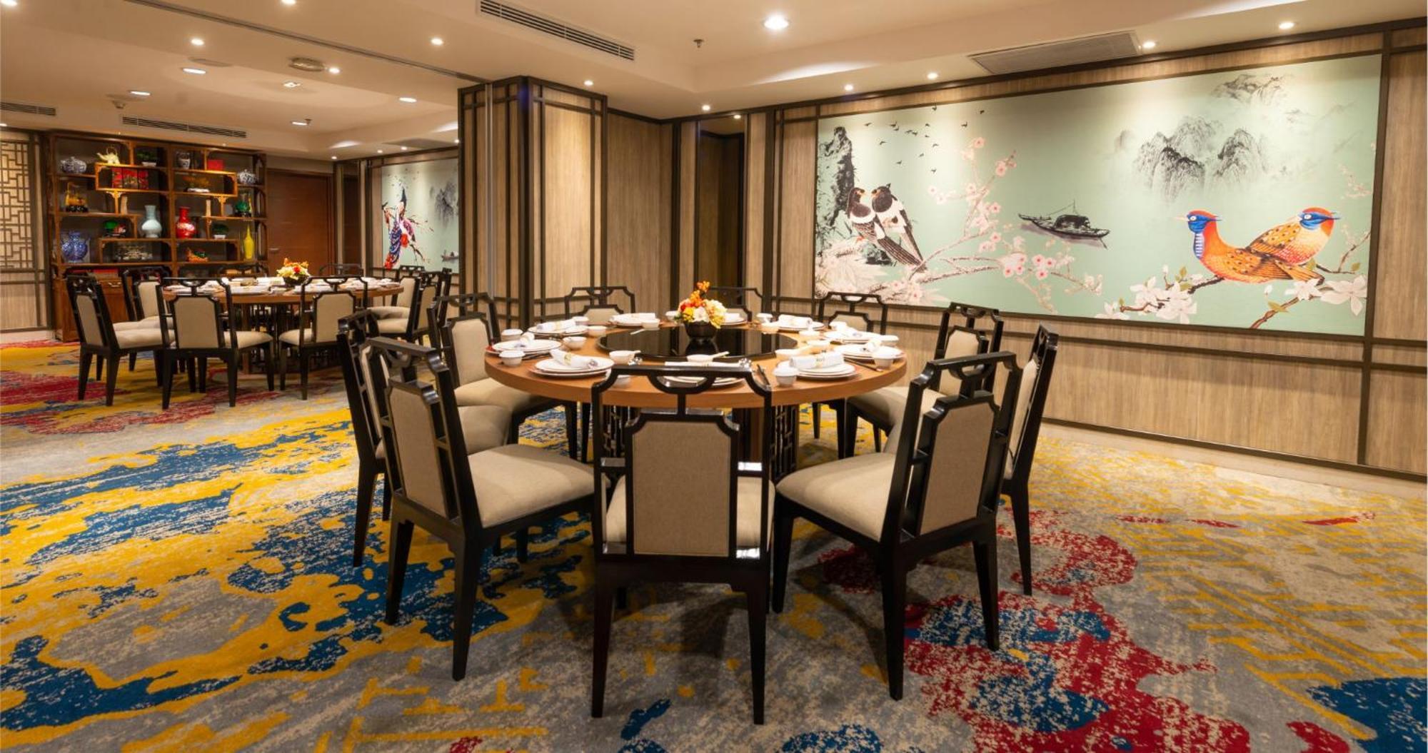 Gumaya Tower Hotel Семаранг Екстериор снимка