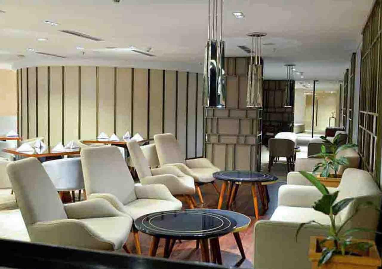 Gumaya Tower Hotel Семаранг Екстериор снимка